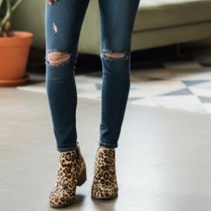 Kenneth Cole REACTION Women's Size 7M Side‎ Way Low Heel Ankle Bootie Leopard